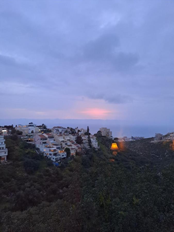 Sea View Carmel Mountain University Хайфа Екстериор снимка